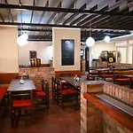 Opera Otel
