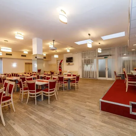 Otel Opera Jaromerice nad Rokytnou