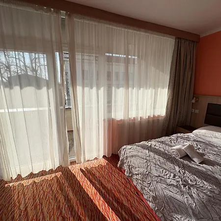 Opera 3* Jaromerice nad Rokytnou